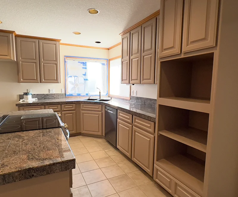 Freshly Refaced Cabinets In A 90s Kitchen 800x665